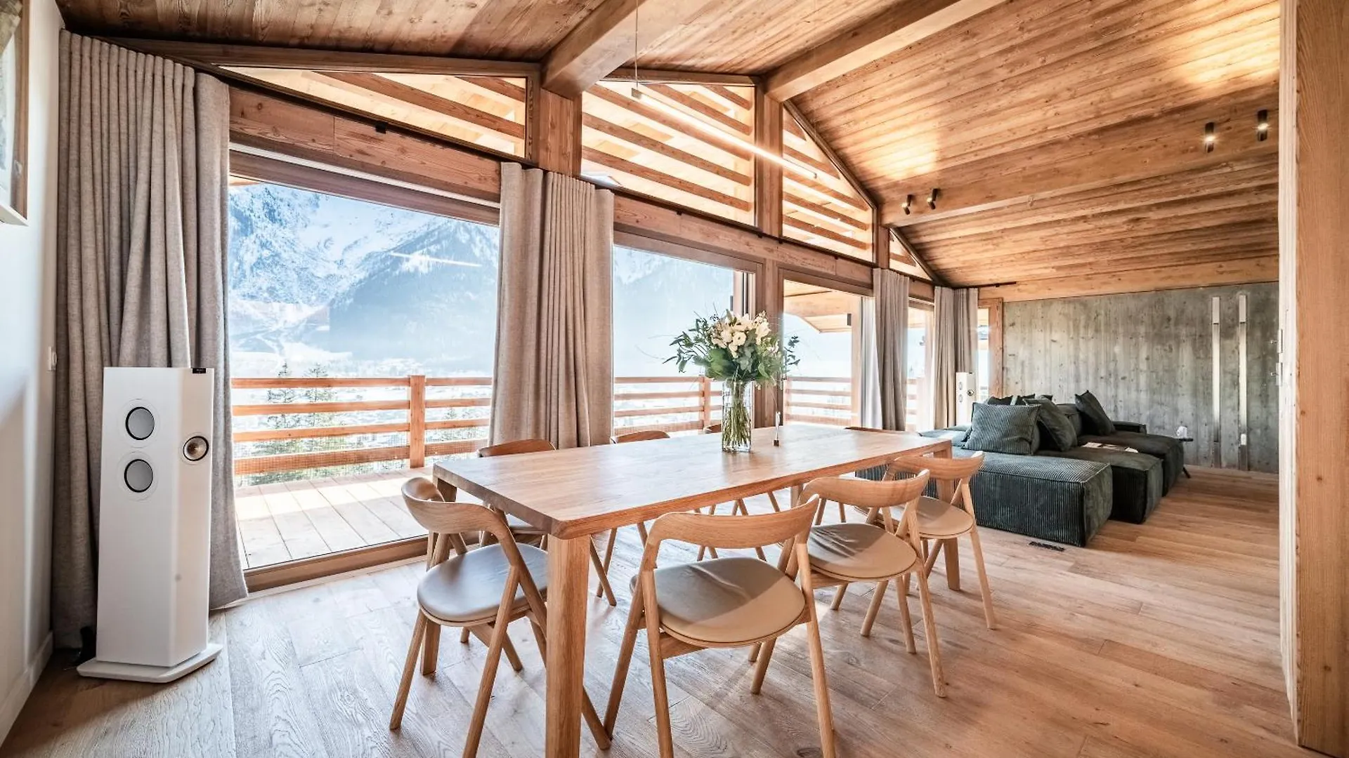 Chalet Foxden, Les Houches Chamonix - By Emerald Stay 0*,  프랑스